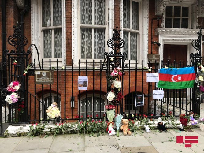 Перед посольством Азербайджана в Великобритании почтили память погибших в Гяндже