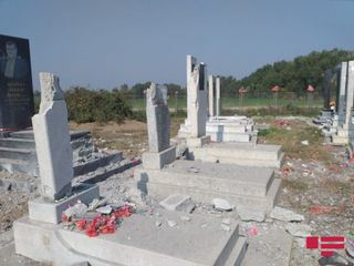 Ermənilərin atdığı top və raket mərmiləri Ağdam və Tərtərin kənd məzarlıqlarını dağıdıb - FOTO