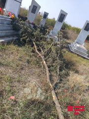 Ermənilərin atdığı top və raket mərmiləri Ağdam və Tərtərin kənd məzarlıqlarını dağıdıb - FOTO