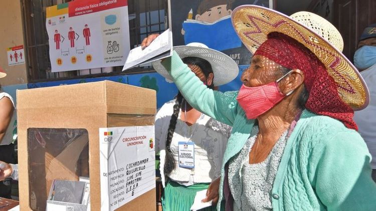 Bolivians vote to choose new president