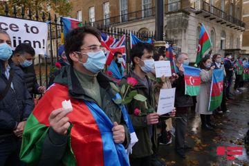 Londonda “Erməni təcavüzünə son” şüarı ilə aksiya keçirilib - VİDEO