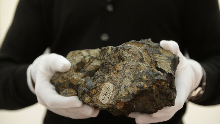 Американские ученые обнаружили первозданную органику в упавшем метеорите