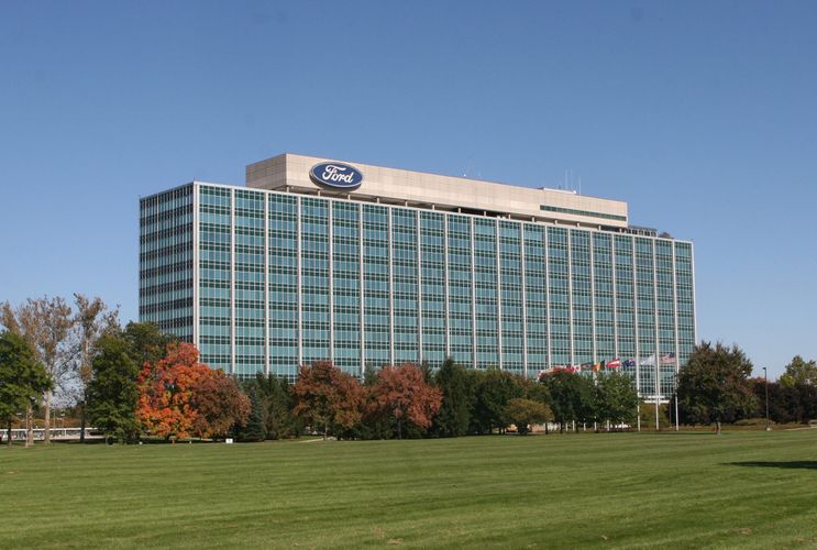 "Ford"un xalis mənfəəti yanvar-sentyabrda 11% azalıb