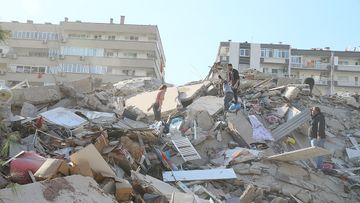 İzmirdə zəlzələdə ölənlərin sayı 24-yə, yaralıların sayı 804-ə çatıb - YENİLƏNİB-9