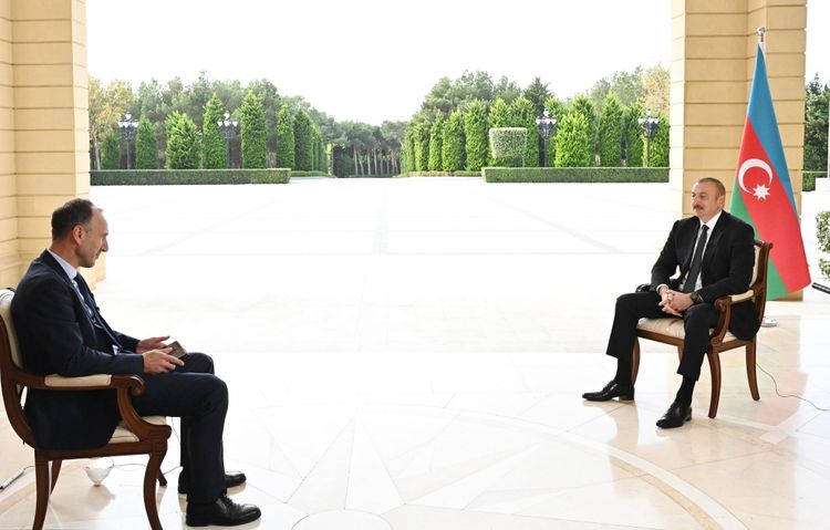 Azərbaycan Prezidenti: “Bizim kifayət qədər silah-sursatımız var”
