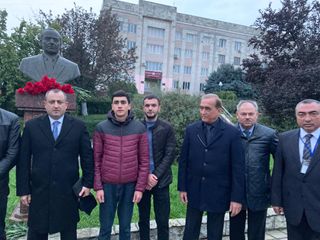 Milli Məclisinin deputatları Prezident seçkilərini müşahidə etmək üçün Moldovada səfərdədirlər