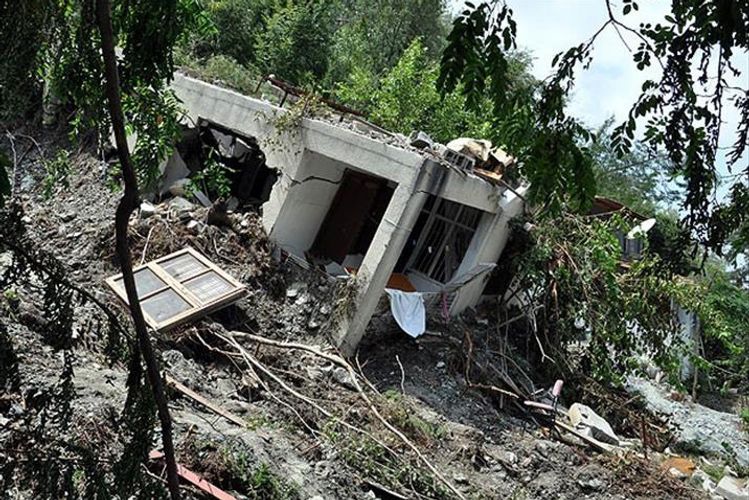 Nepalda torpaq sürüşməsi nəticəsində 11 nəfər ölüb, onlarla insan itkin düşüb
