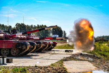 Azərbaycan tankçıları “Tank biatlonu” müsabiqəsində finala çıxıb - VİDEO