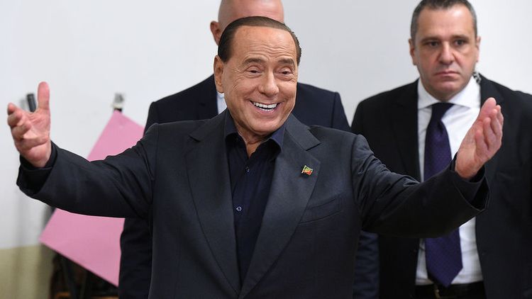 Заразившийся коронавирусом Берлускони рассказал о своем состоянии