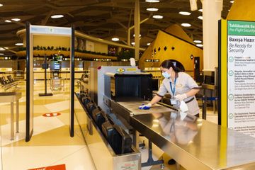 Bakı aeroportunda genişmiqyaslı dezinfeksiya işləri aparılıb - FOTO