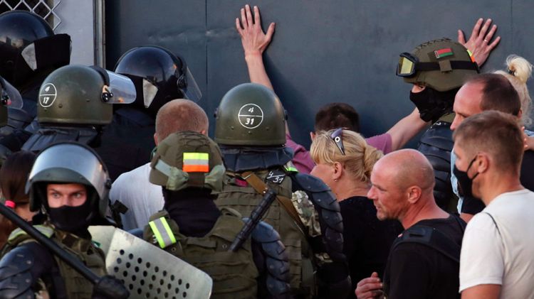 МВД Беларуси сообщило о сотнях задержанных на акциях протеста