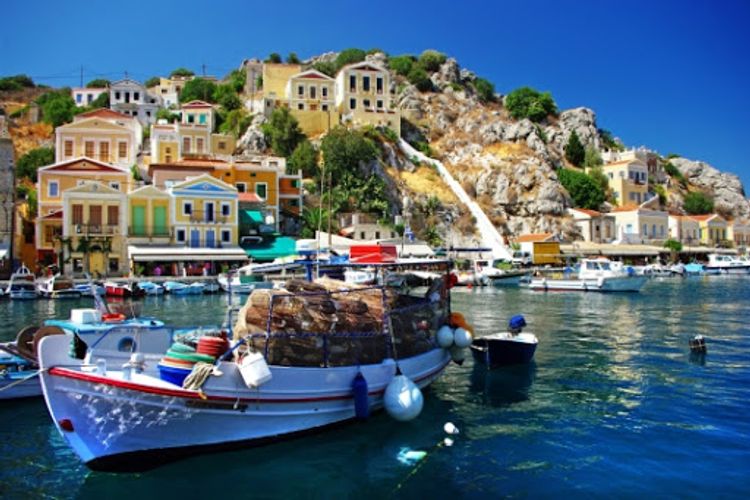 Travellers from seven Greek islands including Crete and Mykonos have until 4am on Wednesday to get back to the UK