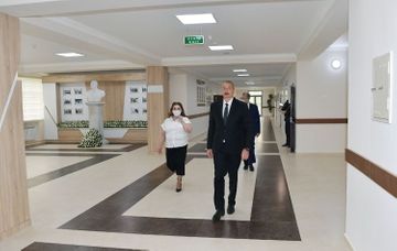 Президент Ильхам Алиев принял участие в открытии нового корпуса средней школы в Баку - ОБНОВЛЕНО