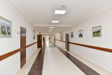 Президент Ильхам Алиев принял участие в открытии нового корпуса средней школы в Баку - ОБНОВЛЕНО