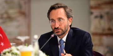 Hikmət Hacıyev Türkiyədə Fəxrəddin Altunla görüşüb