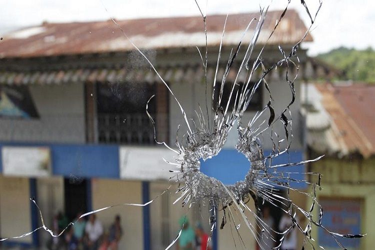 Kolumbiyada silahlı insident zamanı 6 nəfər ölüb
