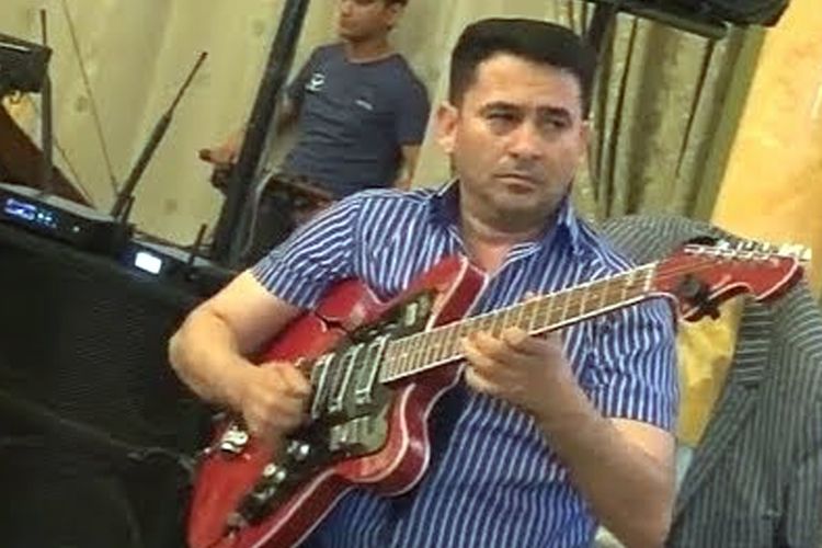 Azərbaycanda tanınmış gitaraçı oğlu tərəfindən qətlə yetirilib