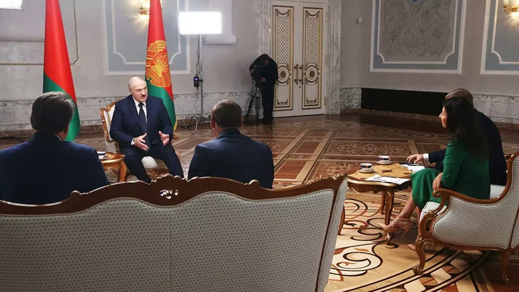 Лукашенко не исключил досрочных выборов после конституционной реформы