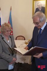 Azərbaycan Prezidentinin fəxri diplomu akademik Alevtina Brovkinaya təqdim edilib - FOTO