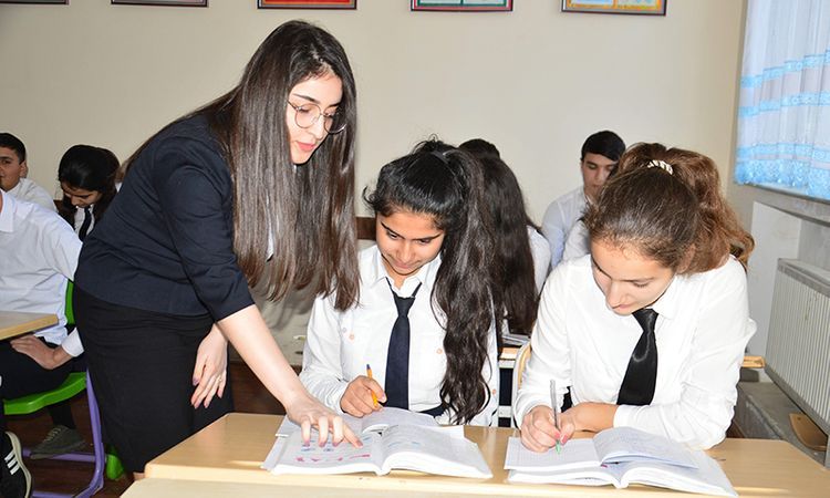 В Азербайджане определены требования к преподавателям учебных заведений в период особого карантина