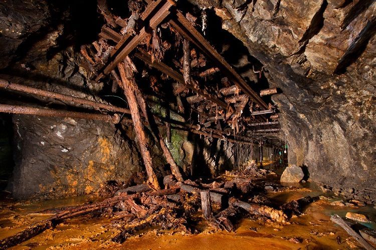 50 человек погибли при обрушении шахты по добыче золота в ДР Конго