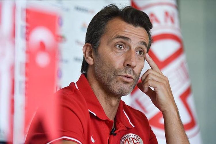 Türkiyə klubunun baş məşqçisi istefa verib