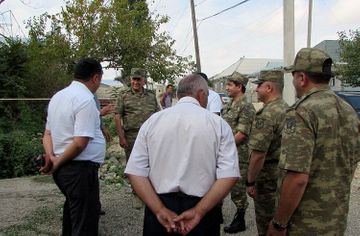 Хикмет Гаджиев и Керим Велиев посетили ряд воинских частей, дислоцированных на передовой линии