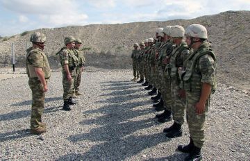 Хикмет Гаджиев и Керим Велиев посетили ряд воинских частей, дислоцированных на передовой линии