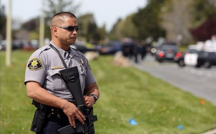 В Калифорнии в результате стрельбы ранили двух заместителей шерифа