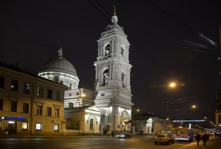 Мужчина с канистрой топлива попытался поджечь церковь в Петербурге