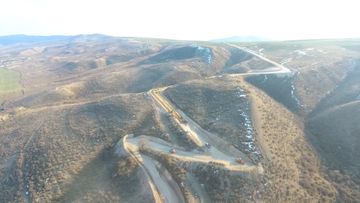 AAYDA 5 yaşayış məntəqəsini birləşdirən 28.1 km yolu yenidən inşa edir