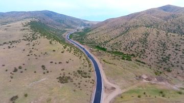 AAYDA 5 yaşayış məntəqəsini birləşdirən 28.1 km yolu yenidən inşa edir