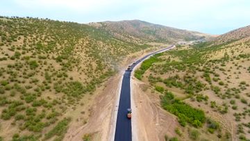 AAYDA 5 yaşayış məntəqəsini birləşdirən 28.1 km yolu yenidən inşa edir