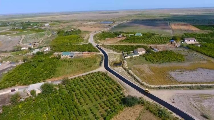 AAYDA: Kürdəmirdə 3 kəndi birləşdirən yolun yenidən qurulması yekunlaşmaq üzrədir