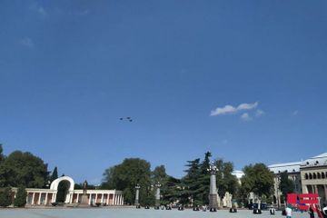 Над Гянджой проводятся показательные полеты военных самолетов Азербайджана и Турции – ОБНОВЛЕНО  - ФОТО