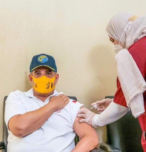Bahrain Crown Prince volunteers in vaccine trial