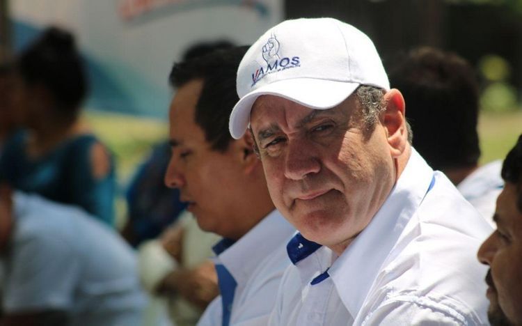 Qvatemala prezidenti koronavirusa yoluxub