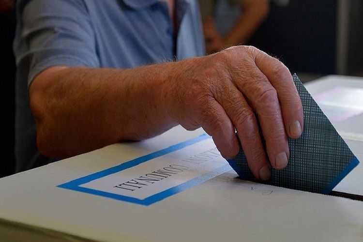 İtaliyada parlament üzvlərinin sayının azaldılması üçün referendum keçiriləcək
