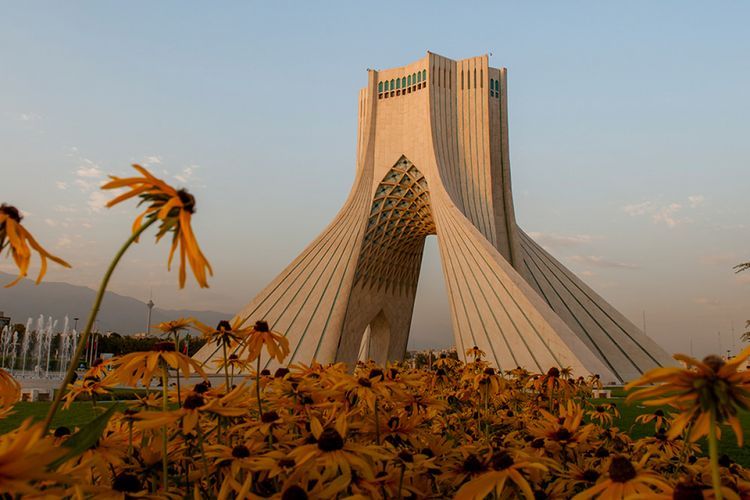 Tehran ABŞ-ın İrana qarşı sanksiya tətbiqi barədə bəyanatını "qiyam" adlandırıb