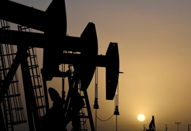 Oil rises as U.S. storm eases, but demand worries linger