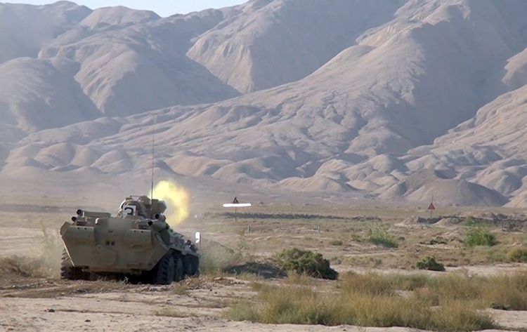 Armored vehicle crews improve their combat skills  - VIDEO