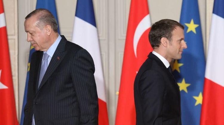 Состоится телефонный разговор между президентами Турции и Франции