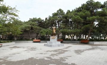 Prezident İlham Əliyev və Mehriban Əliyeva Balaxanıda aparılan abadlıq işləri ilə tanış olublar - YENİLƏNİB-1