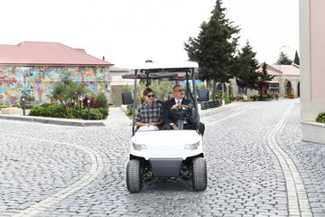 Prezident İlham Əliyev və Mehriban Əliyeva Balaxanıda aparılan abadlıq işləri ilə tanış olublar - YENİLƏNİB-1