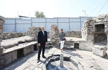 Prezident İlham Əliyev və Mehriban Əliyeva Balaxanıda aparılan abadlıq işləri ilə tanış olublar - YENİLƏNİB-1