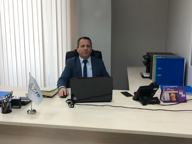 В Азербайджане 46-летний мужчина стал студентом вуза
