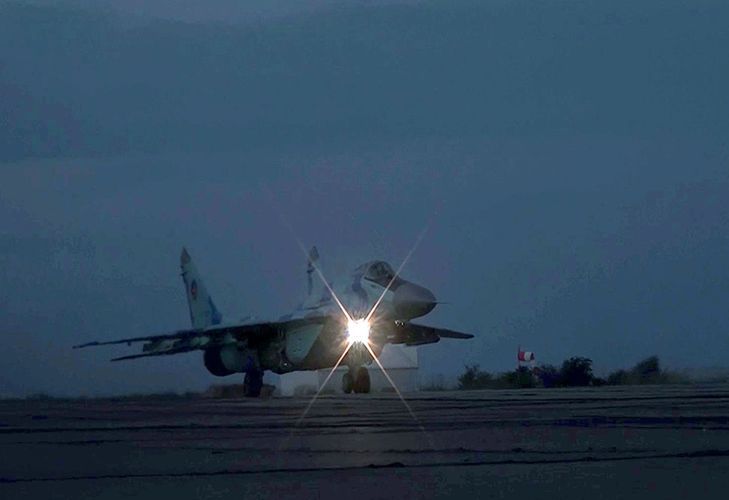 ВВС Азербайджана провели ночные учения - ВИДЕО