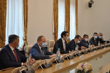 Ceyhun Bayramov Gürcüstan parlamentinin sədrinin müavini ilə görüşüb