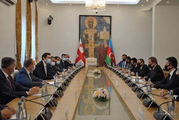 Ceyhun Bayramov Gürcüstan parlamentinin sədrinin müavini ilə görüşüb
