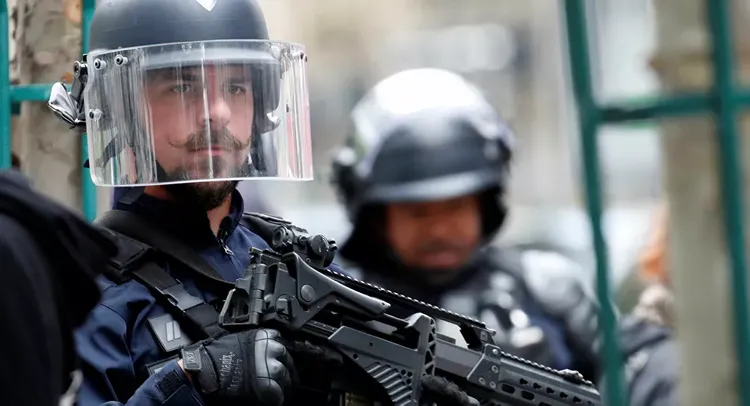Four injured as machete-wielding man goes on stabbing spree near Charlie Hebdo